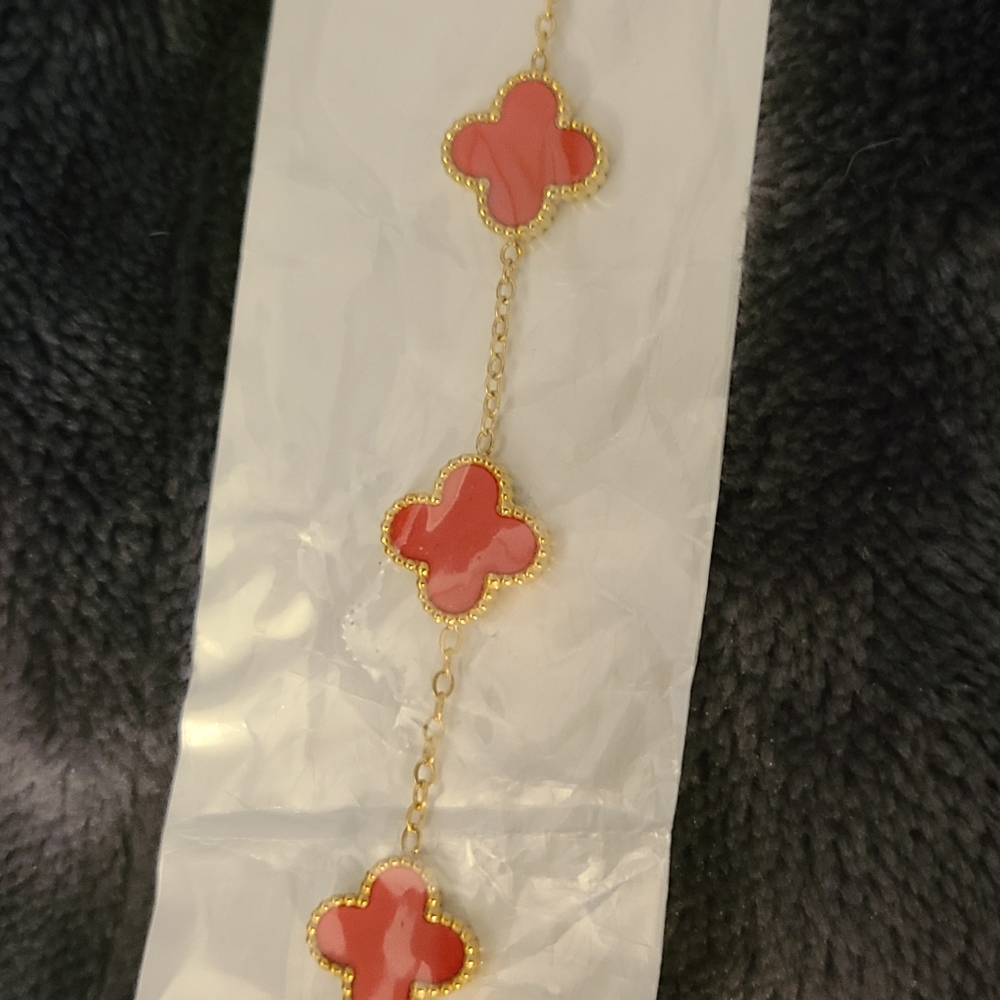 New in package Van Cleef lookalike bracelet. - Picture 2 of 2
